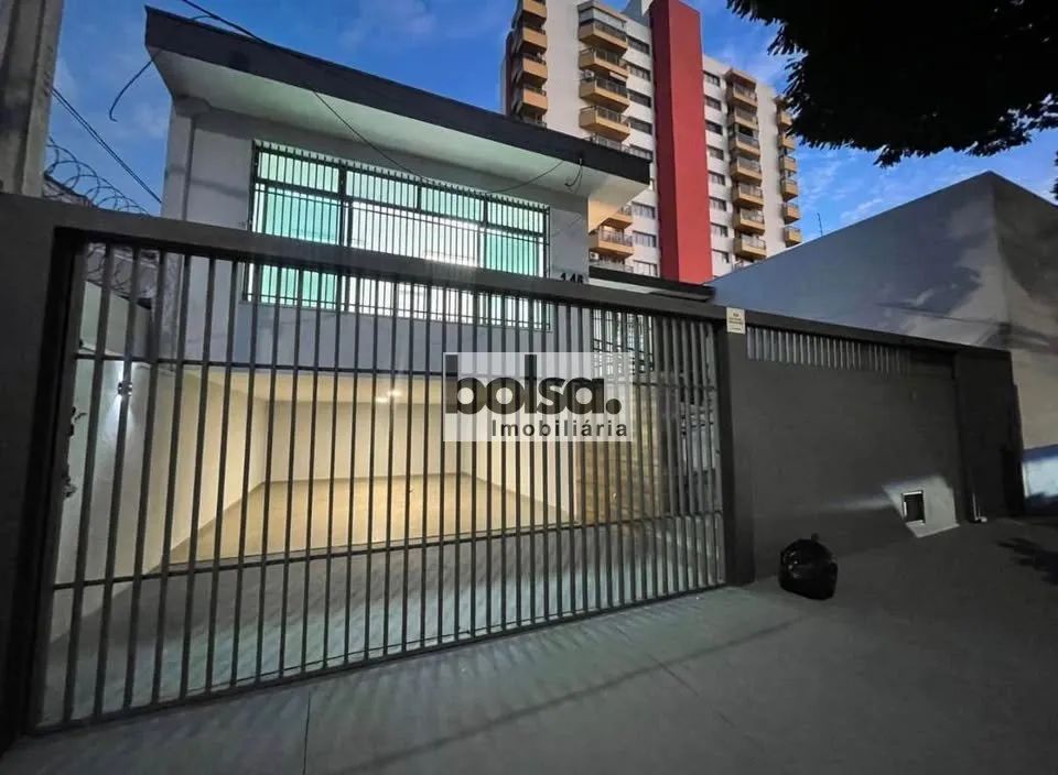 CASA COMERCIAL em CENTRO// Excelente para clinica!!!