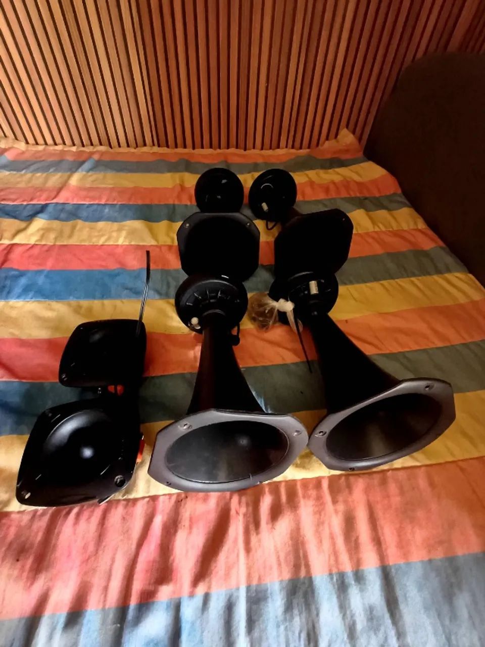 Cornetas automotiva 