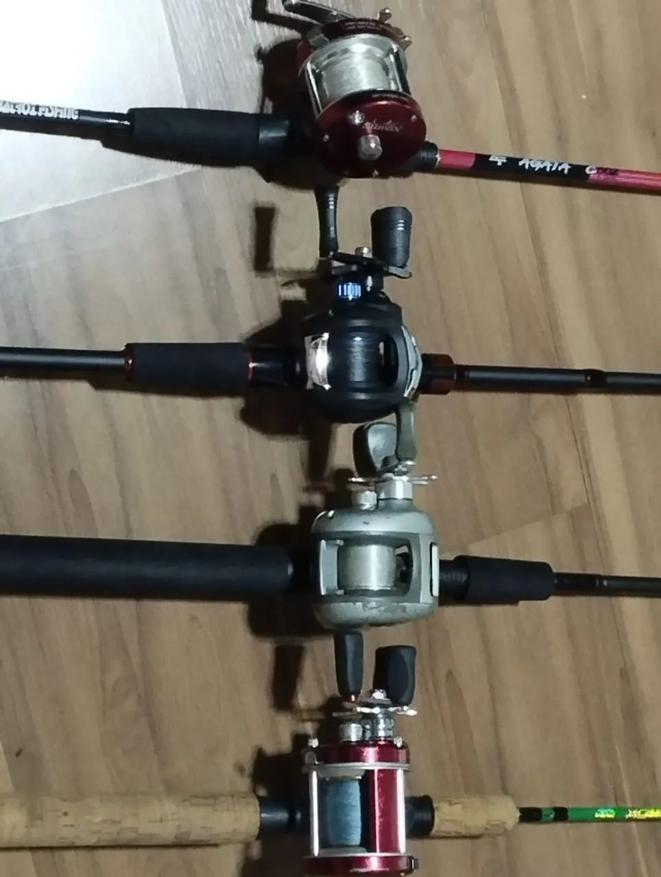 Varas de pesca e carretilhas  - Foto 5