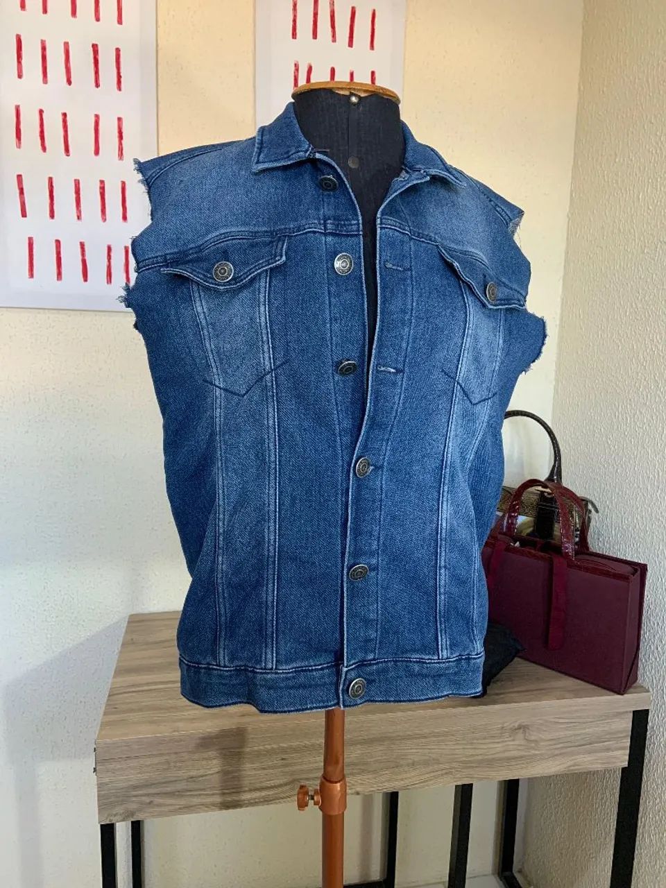 Colete Jeans Azul Feminino em Ótimo Estado - Foto 4