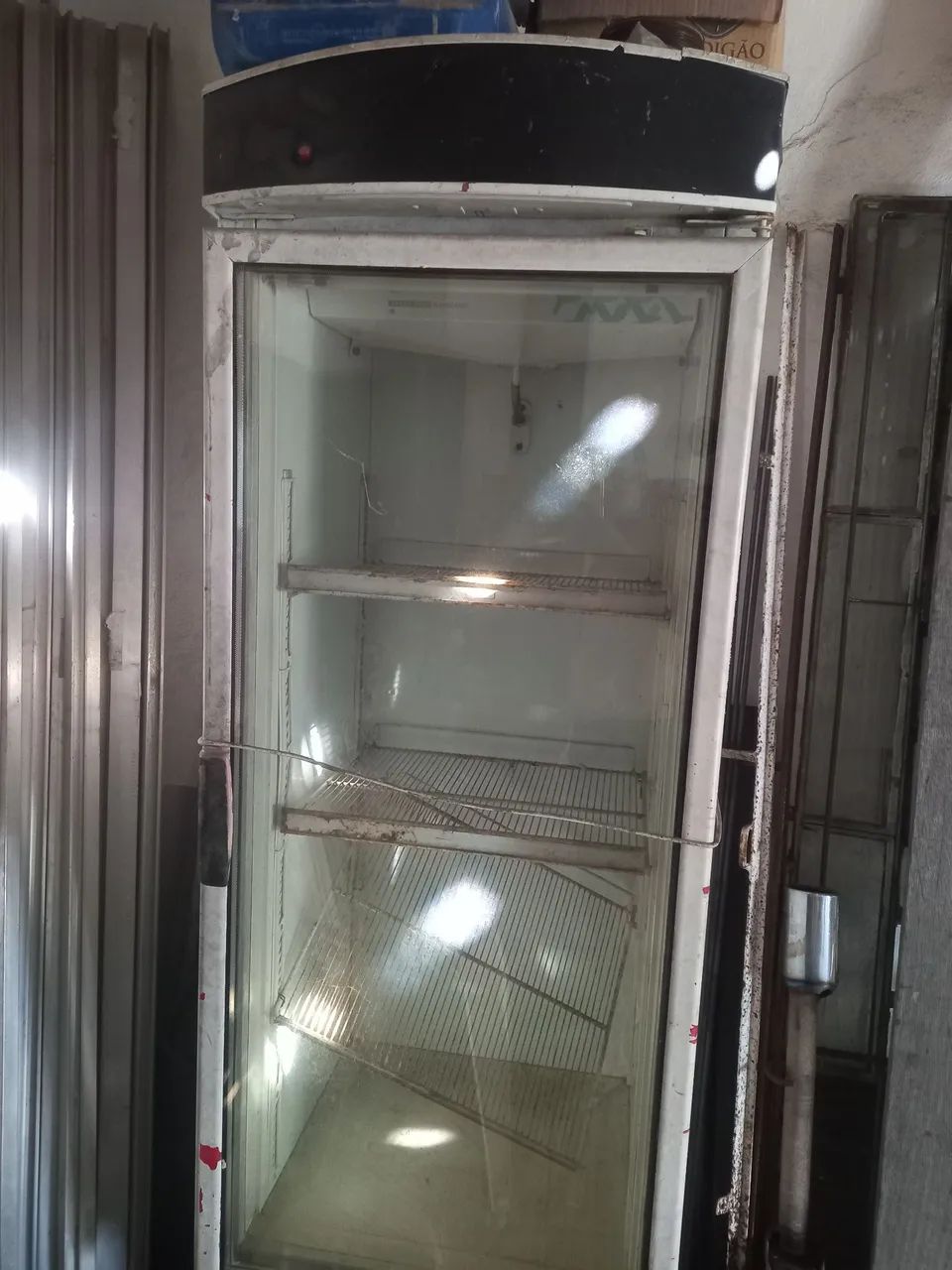 Freezer expositor e organizador sem funcionar precisando consertar - Foto 4