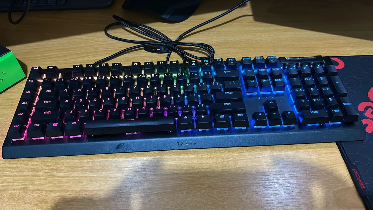 Teclado mecânico Razer Blackwidow v4 - Foto 3