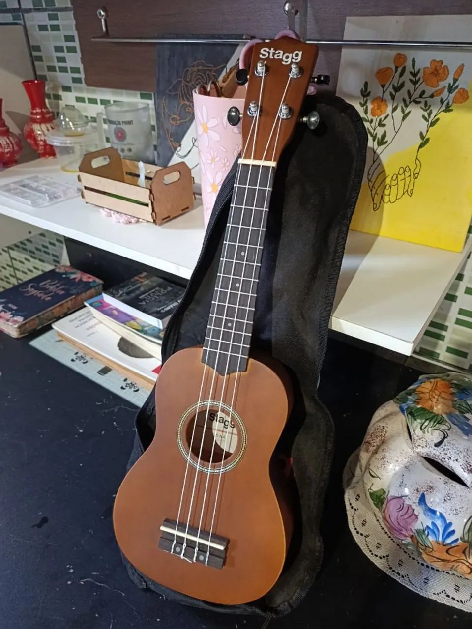 Ukulele Soprano Stagg US-NAT (Com Capa)  - Foto 4