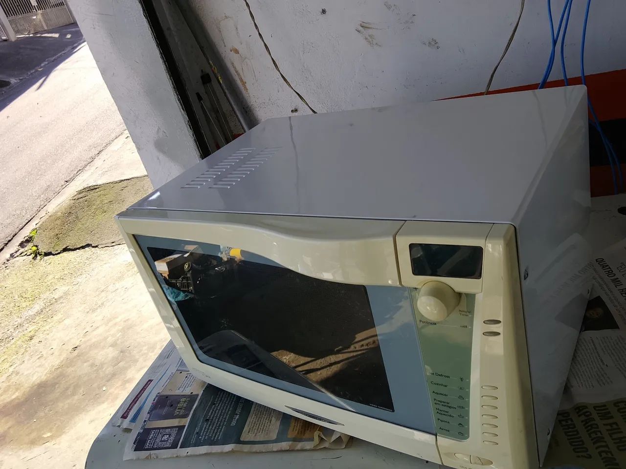Micro-ondas Brastemp 27 litros funcionando perfeitamente - Foto 2