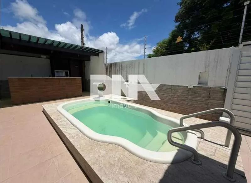 Casa de rua : Térrea / Residencial / Bancários