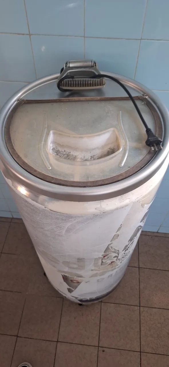 Refrigerador "lata" - usado - modelo Redbul - Foto 2