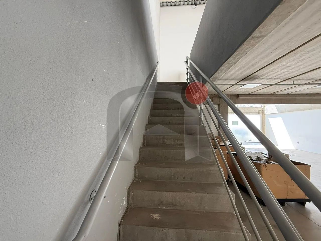 SALÃO DENTRO DE ÁREA COMERCIAL EM LOCALIZAÇÃO PRIVILEGIADA - Foto 5