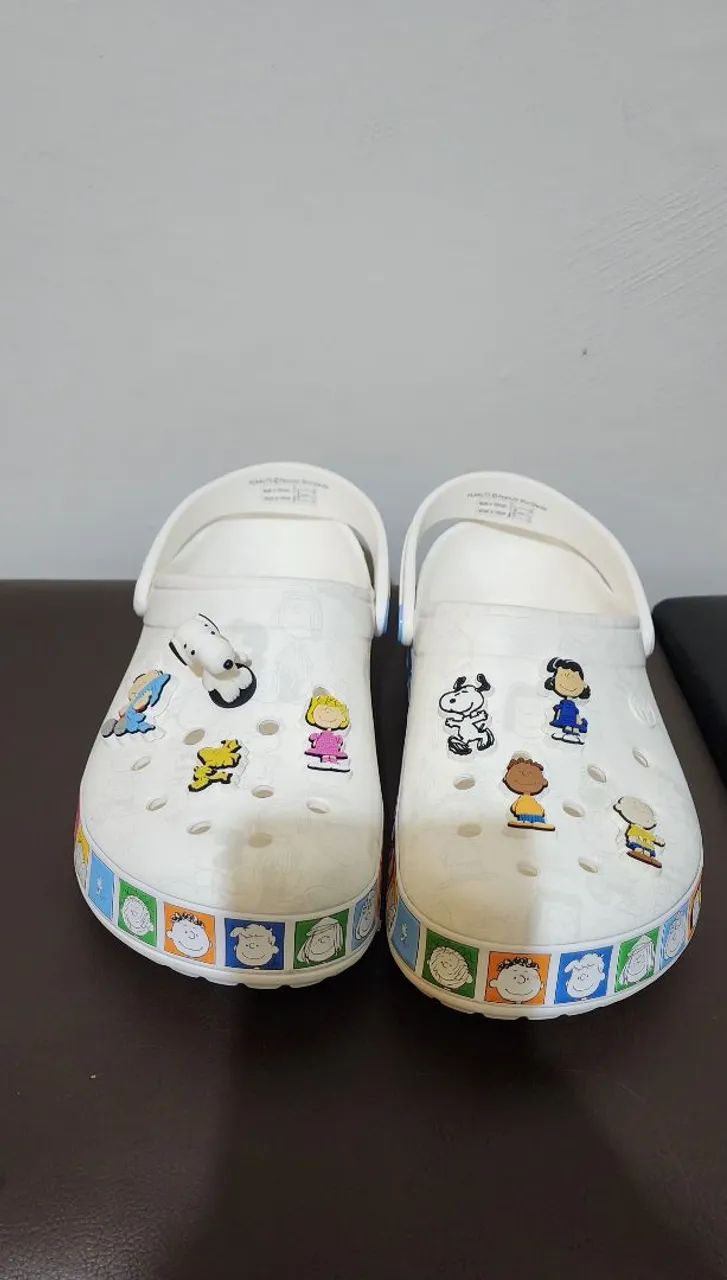 Crocs Snoopy Clog edição limitada - Foto 2