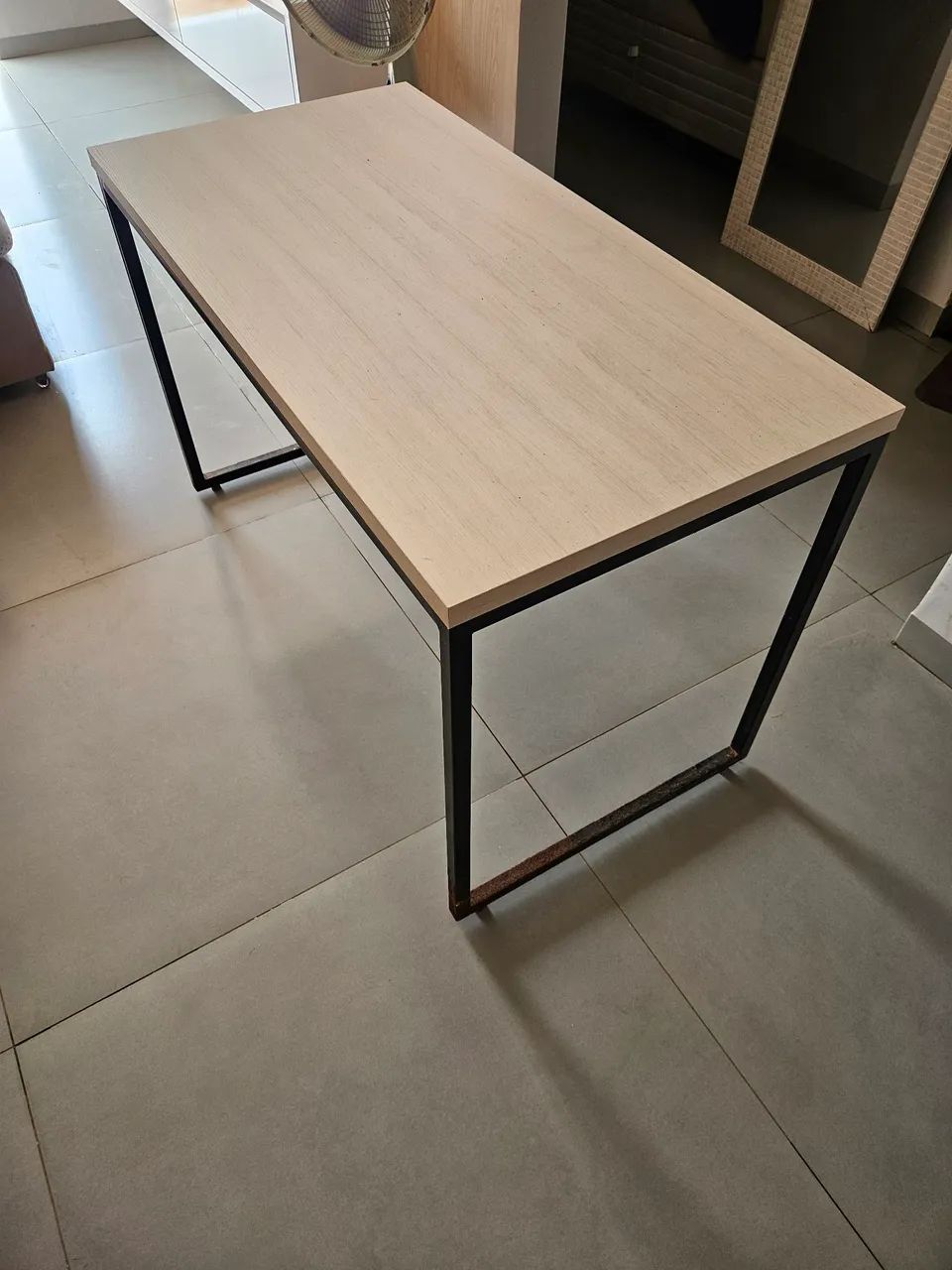 Mesa Base de Ferro