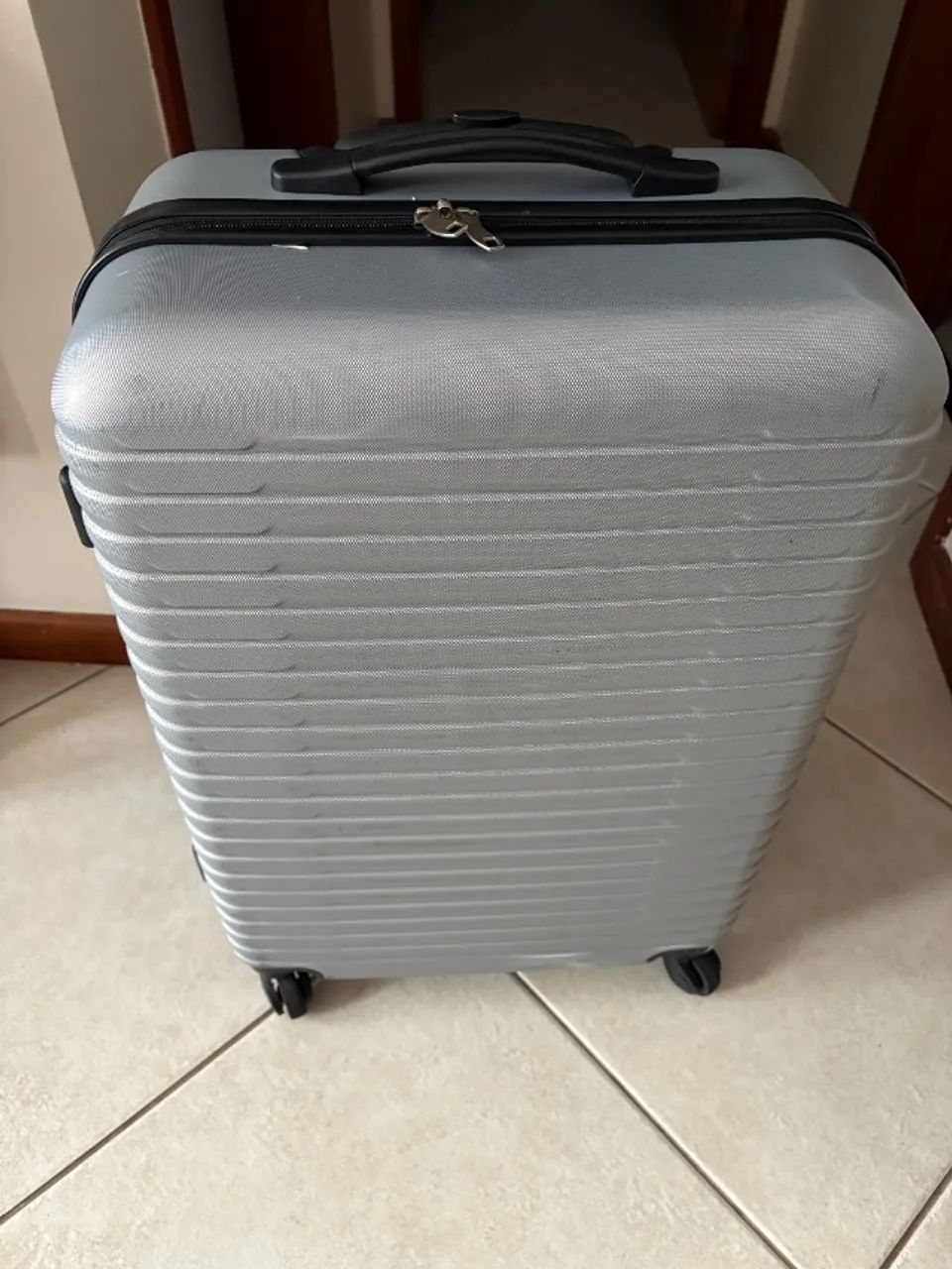 Mala de viagem média comprada em junho /26
