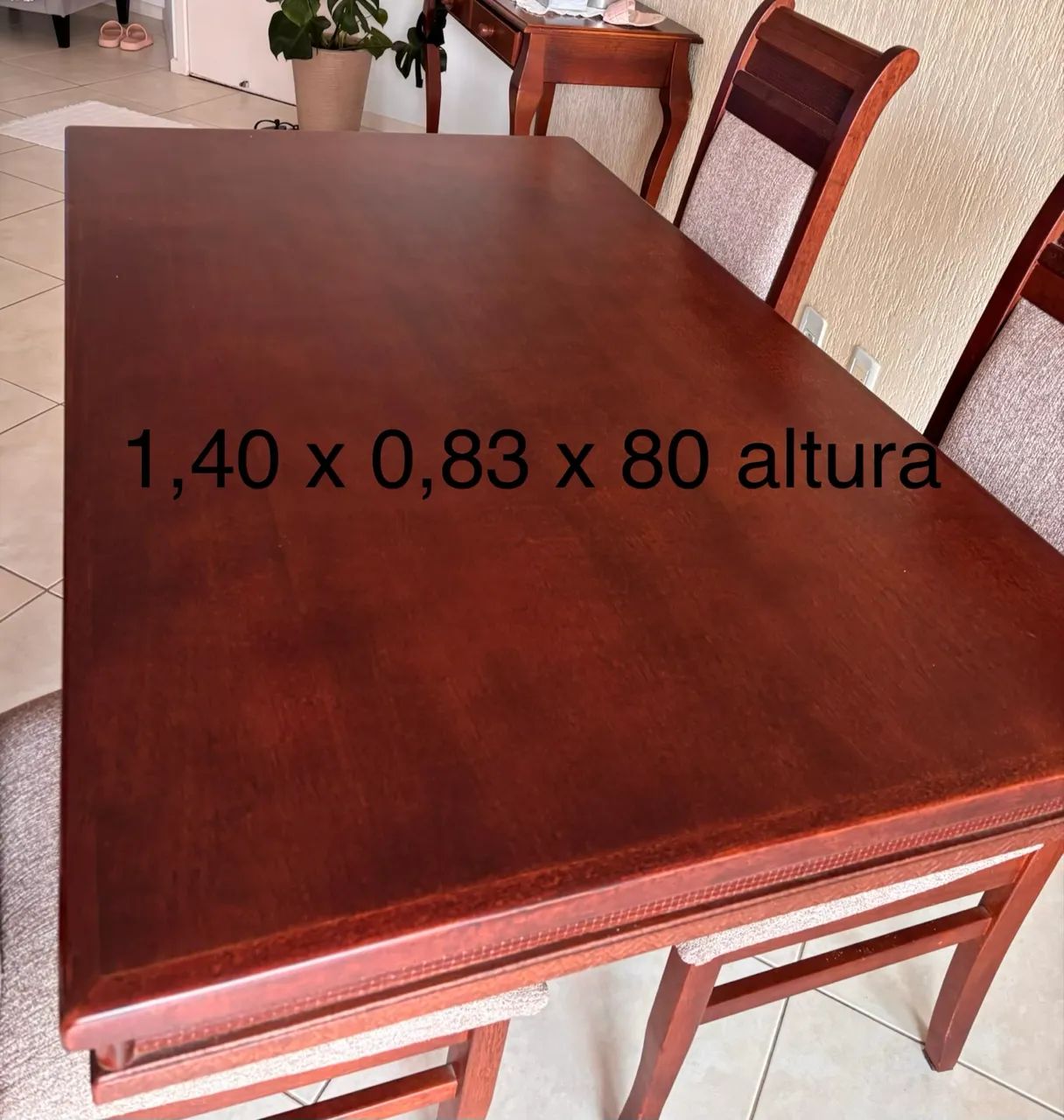 Mesa de Jantar Rústica em Madeira Maciça com 4 Cadeiras - Excelente Estado - Foto 2