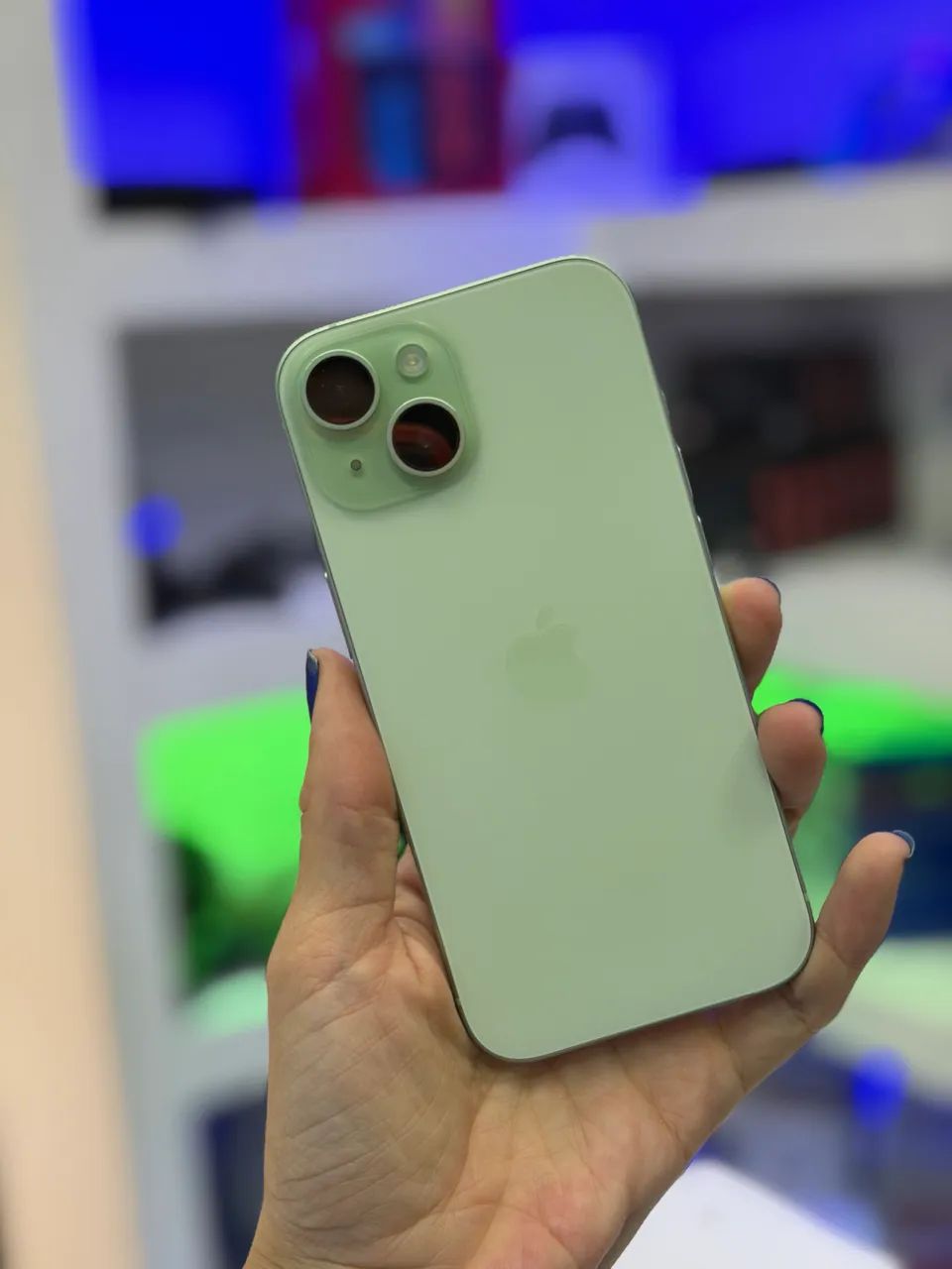 iPhone 15 256GB - Verde - Foto 2