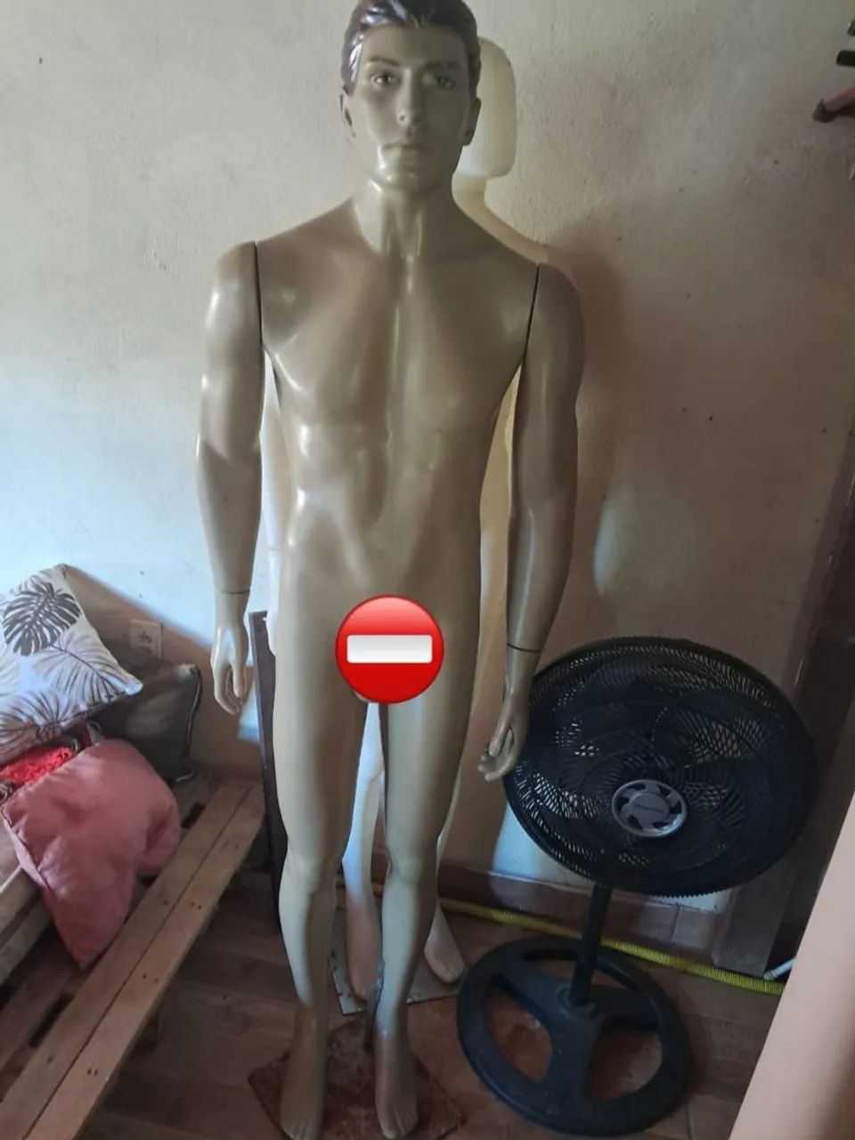 Dois manequins masculinos de corpo inteiro - Foto 3