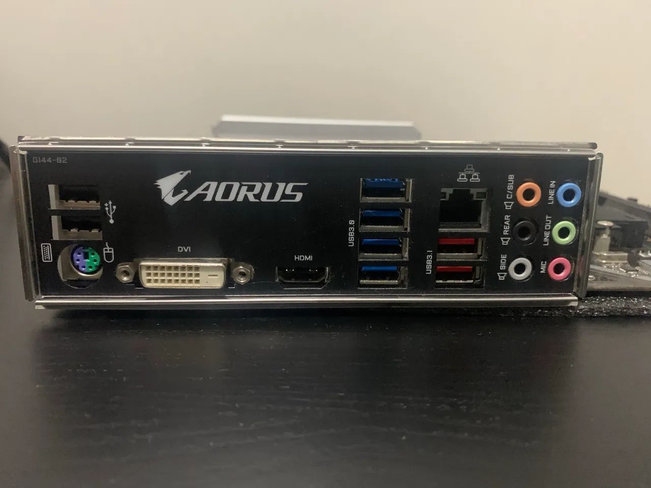 Kit Ryzen 5 5600X + Placa Mãe B450 Aorus M + 16GB DDR4 3600mhz