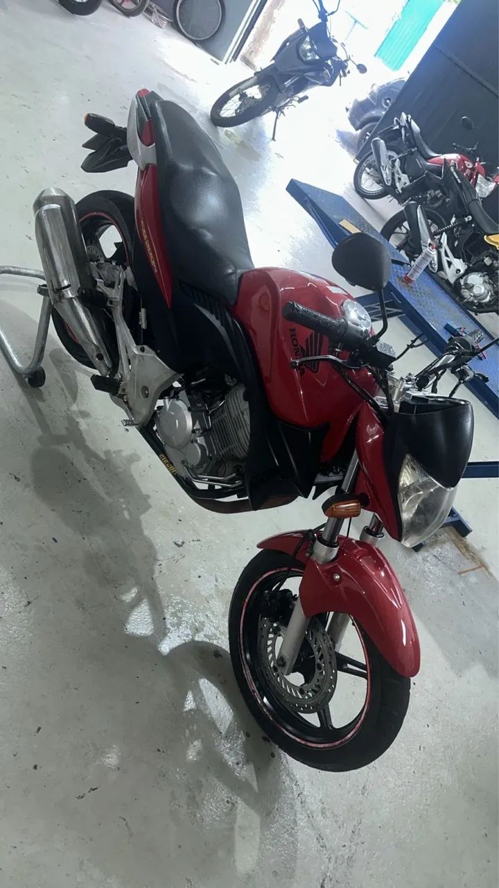 CB300  - Foto 2