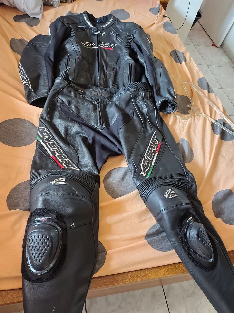 Macacão AGV e bota  - Foto 4