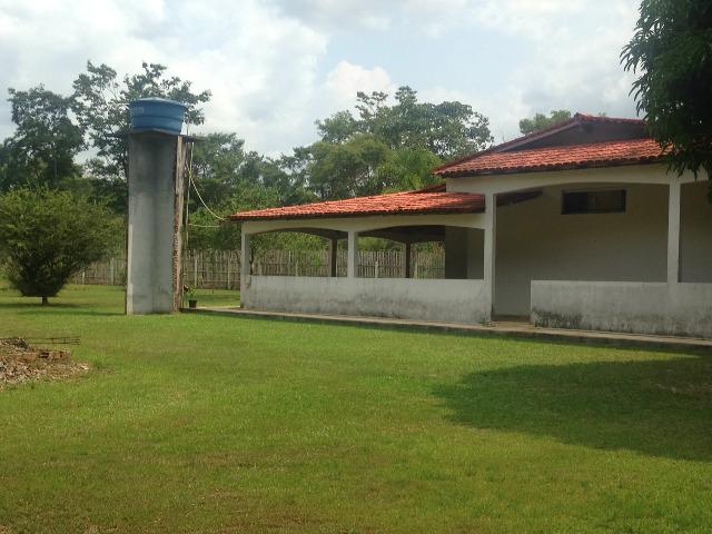 Cód. 016 - Sítio 5.500m², com casa Sede, campo de futebol e poço artesiano