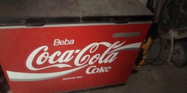Veesse freezer da marca prosdocimo bem consevado ta faltando trocar a borracha - Foto 3