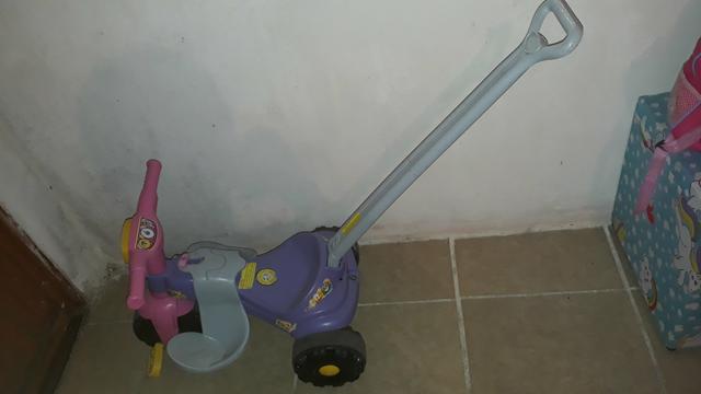 Motoca menina