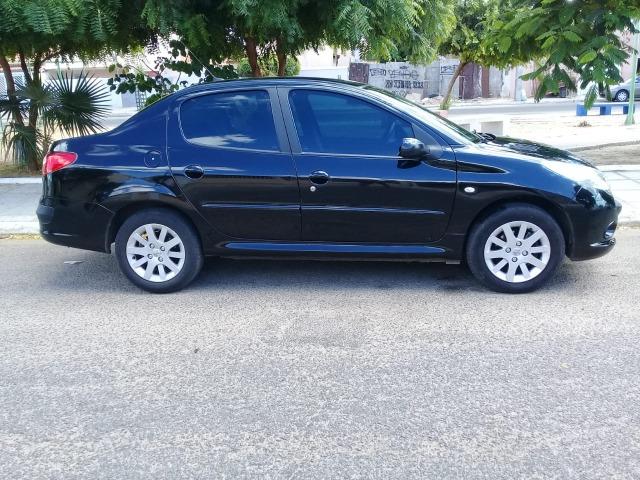 Peugeot 207 Passion (sedan) 1.6 Flex 16v 2010 - Foto 5