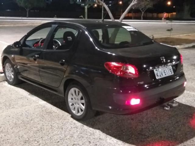 Peugeot 207 Passion (sedan) 1.6 Flex 16v 2010 - Foto 6