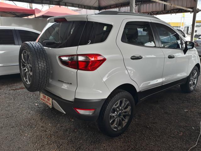 EscoSport Freestyle ANO: 2017 motor 1.6 Faço troca ém carro ou moto - Foto 5
