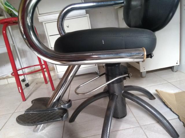 Cadeira hidráulica e reclinável, super bem resistente - Foto 2