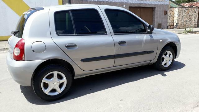 Clio Hatch 2009 com Ar gelando aceito troca - Foto 6