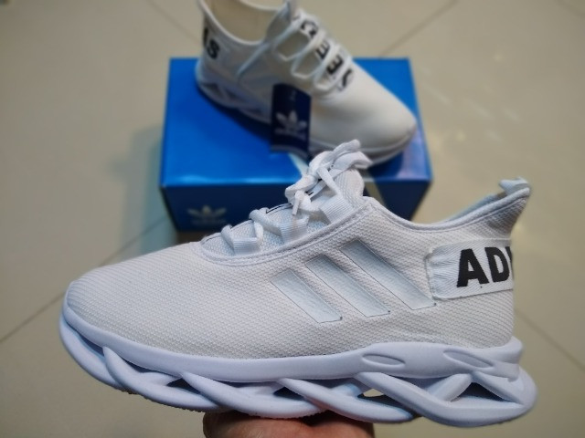 tenis adidas yeezy masculino branco