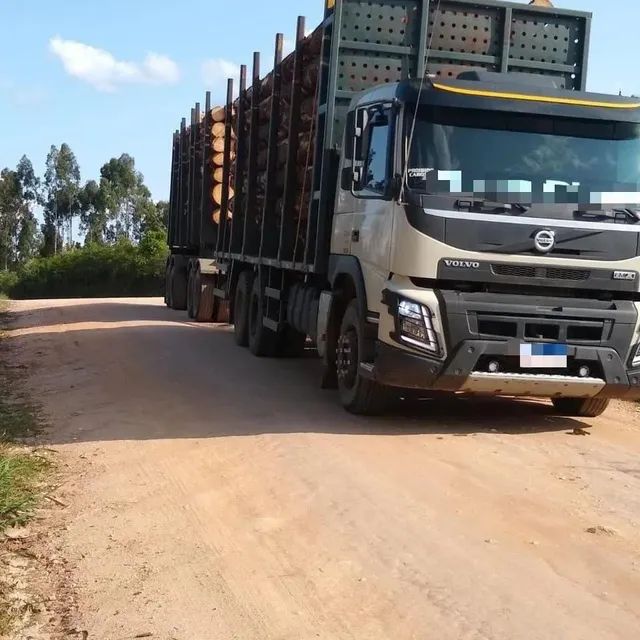 Caminhao Volvo FMX 500 Plataforma usado à venda