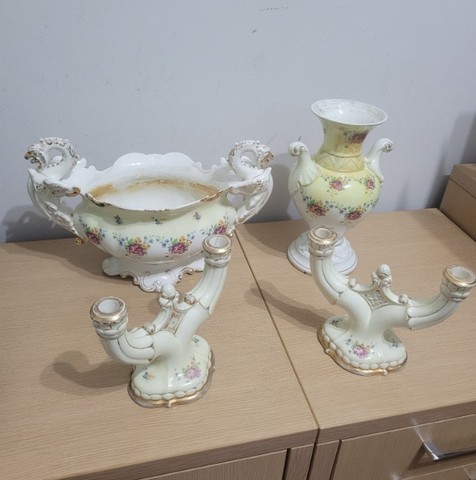 Par De Castiçais, Floreira e Vaso em Porcelana Zappi Antigo