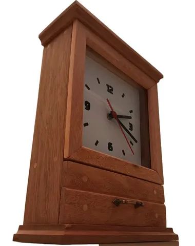 relógio de mesa em madeira maciça - Foto 4
