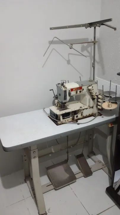 Máquina de Costura Industrial Elastiqueira - usada - Foto 5