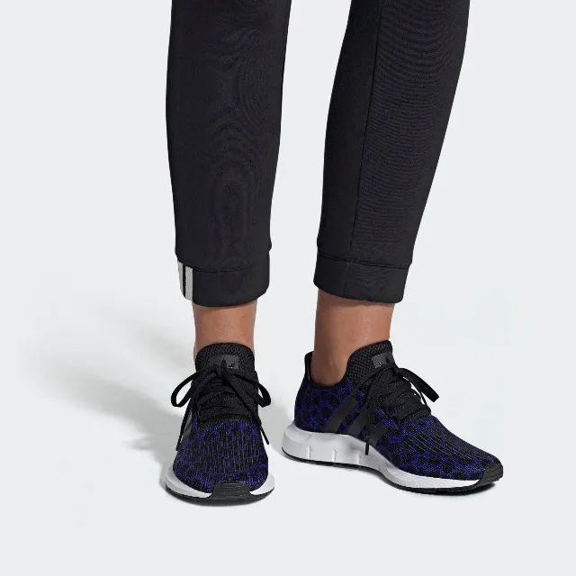 tênis adidas originals swift run w azul