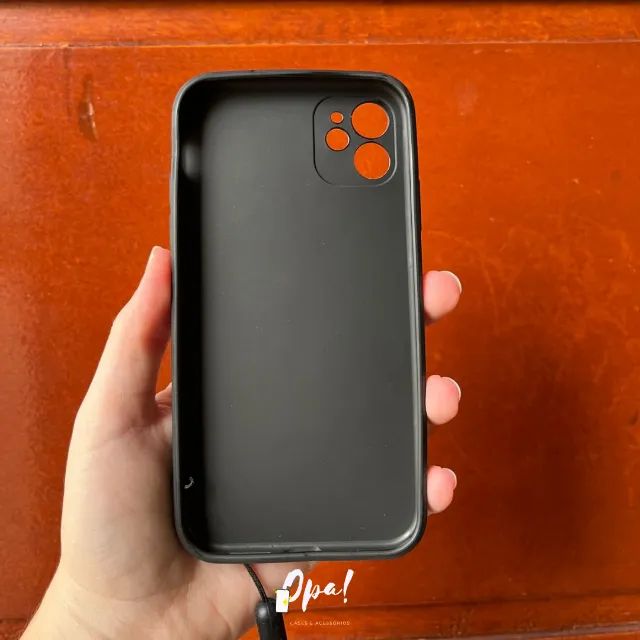 Capinha Iphone 11 / XR - Astronauta Preta  - Foto 4