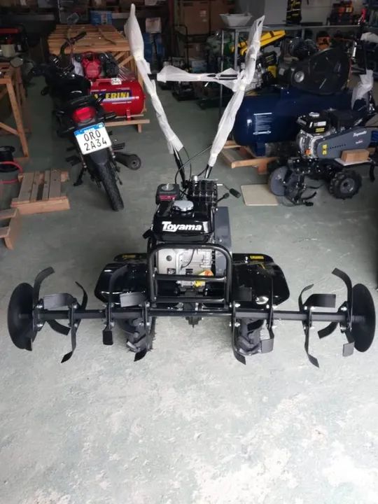  Motocultivador a gasolina 7Hp com enxadas rotativas - Toyama (Loja/Nova)