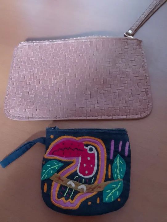 Bolsa de mão e necessaire -  estiloso e prático, couro e sem uso, porta moedas de tecido 