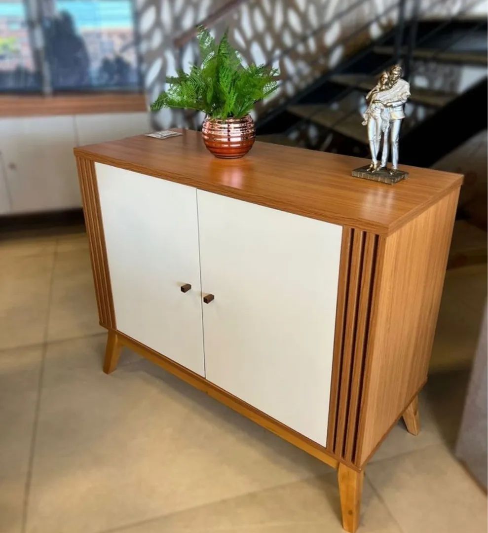 Vendo buffet aparador  2 portas 