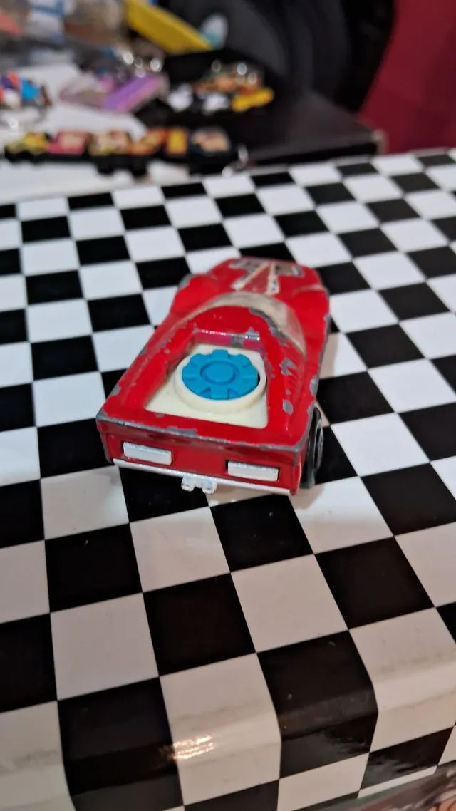 Carrinho Matchbox - Fandango n 35 na cor vermelha datado de 1975