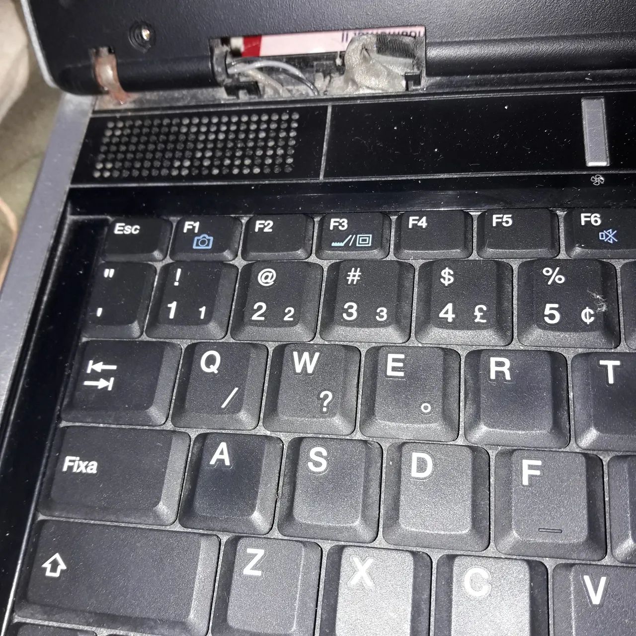 Notebook Sti com defeito para retirar peças  - Foto 4