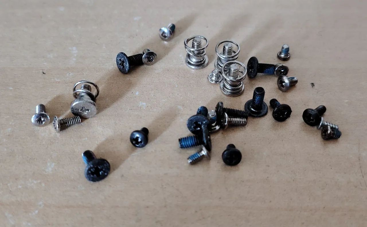 Screw Kit for Computers and Laptops64302948775298120