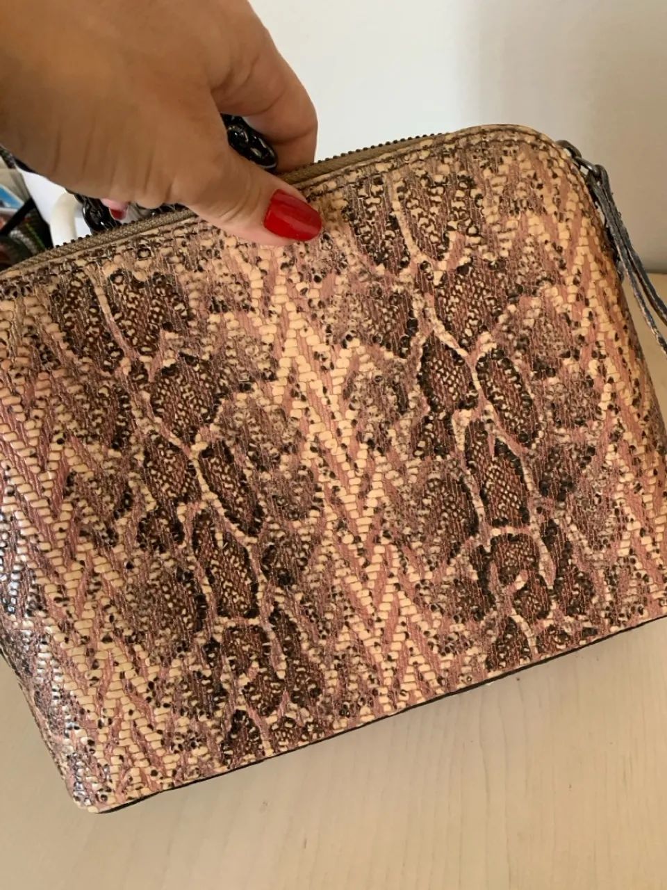 Bolsa Gloss com Alça de Corrente - Estilo e Elegância - Foto 3