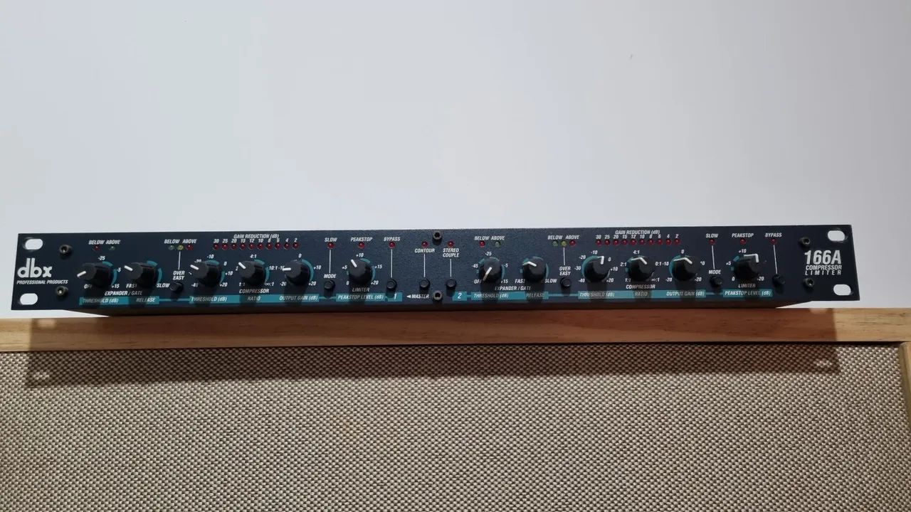 Compressor dbx 166A Equipamento de Áudio Profissional