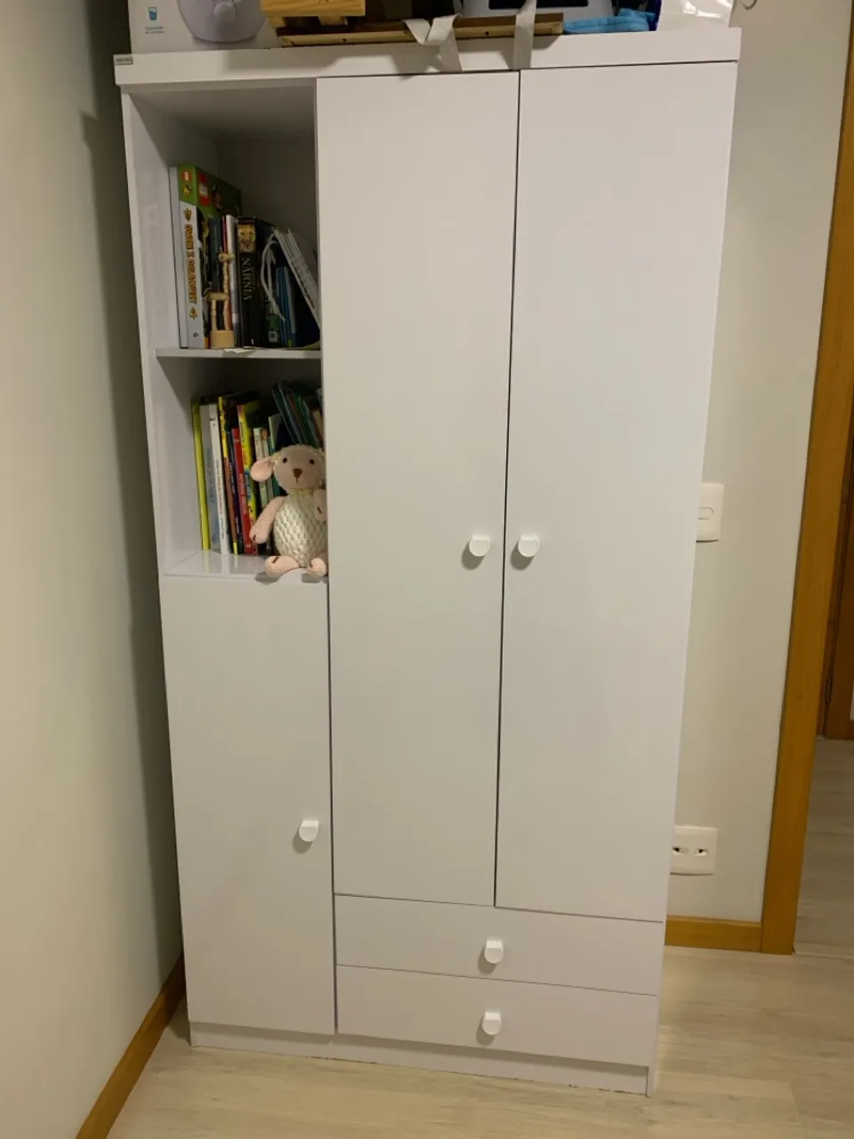 Conjunto quarto de bebê - berço, guarda-roupa, cômoda e colchão