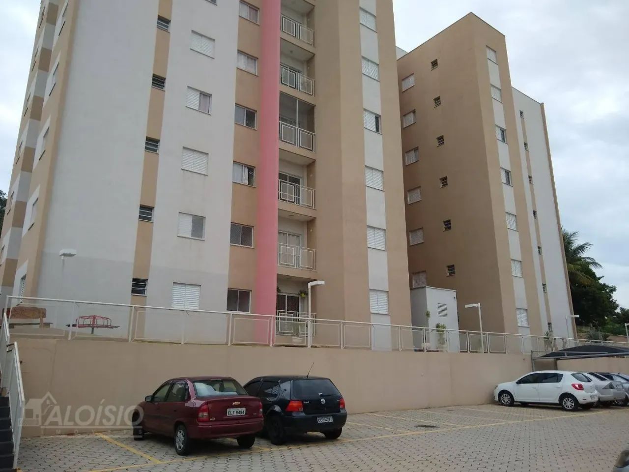 Apartamento com 2 dormitórios para alugar, 48 m² por R$ 1.317,74/mês - Fonte Imaculada - T