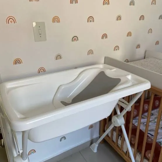 Banheira infantil dobrável com suporte