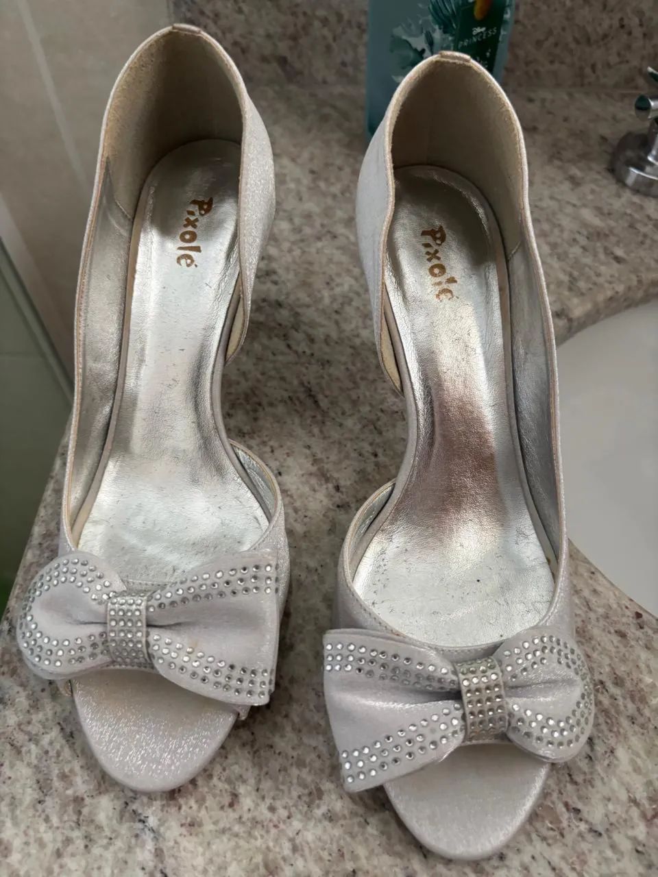 Peep toe prata para festa tamanho 36  - Foto 2