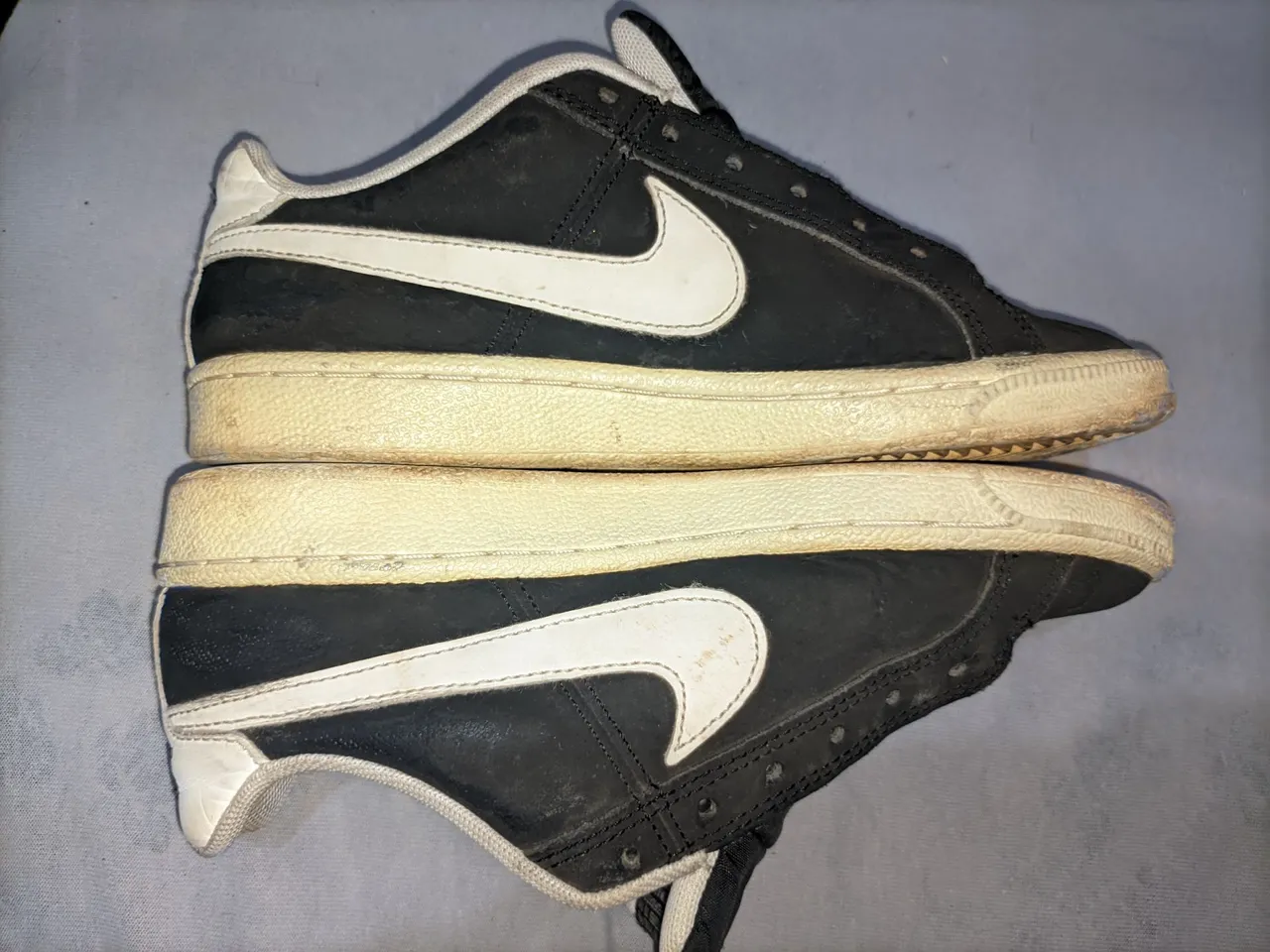 Tênis Nike Court Royale - Preto com detalhes em branco
