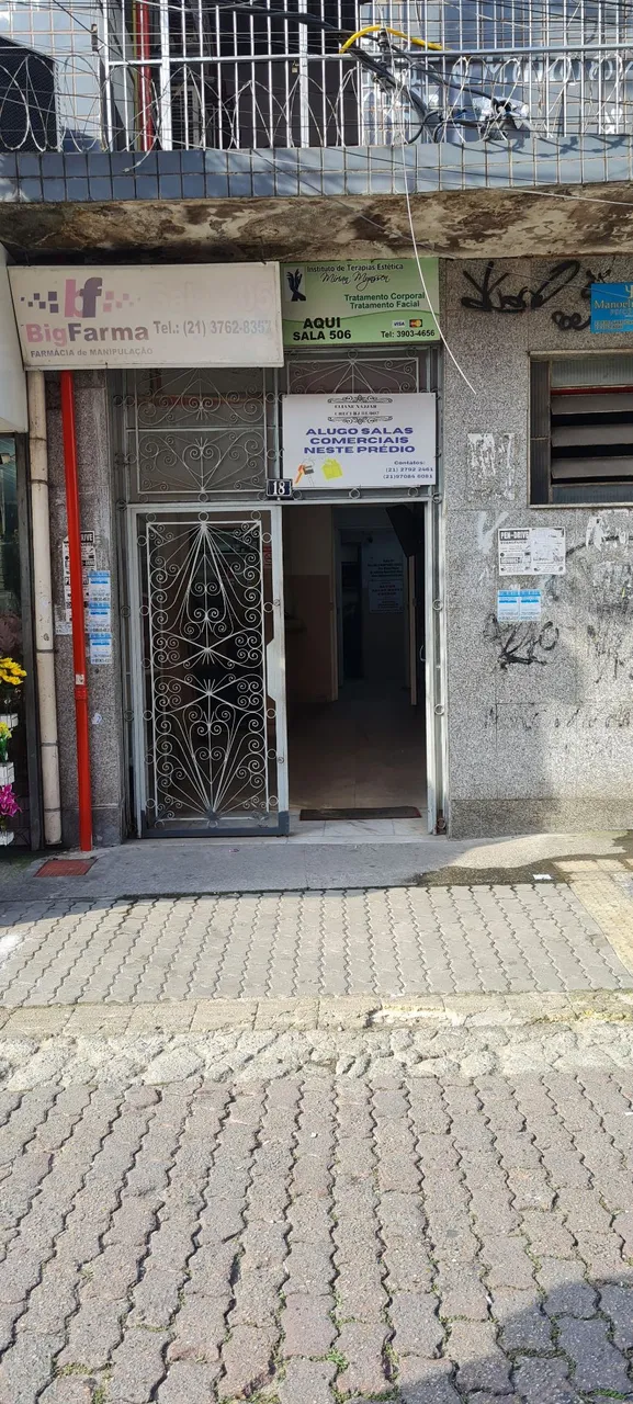 Alugo salas comerciais no centro de Nilópolis - RJ.