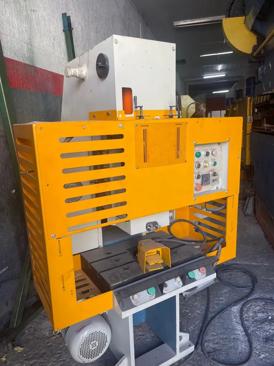 Prensa hidráulica tipo C 20 ton nr12 impecável  - Foto 3